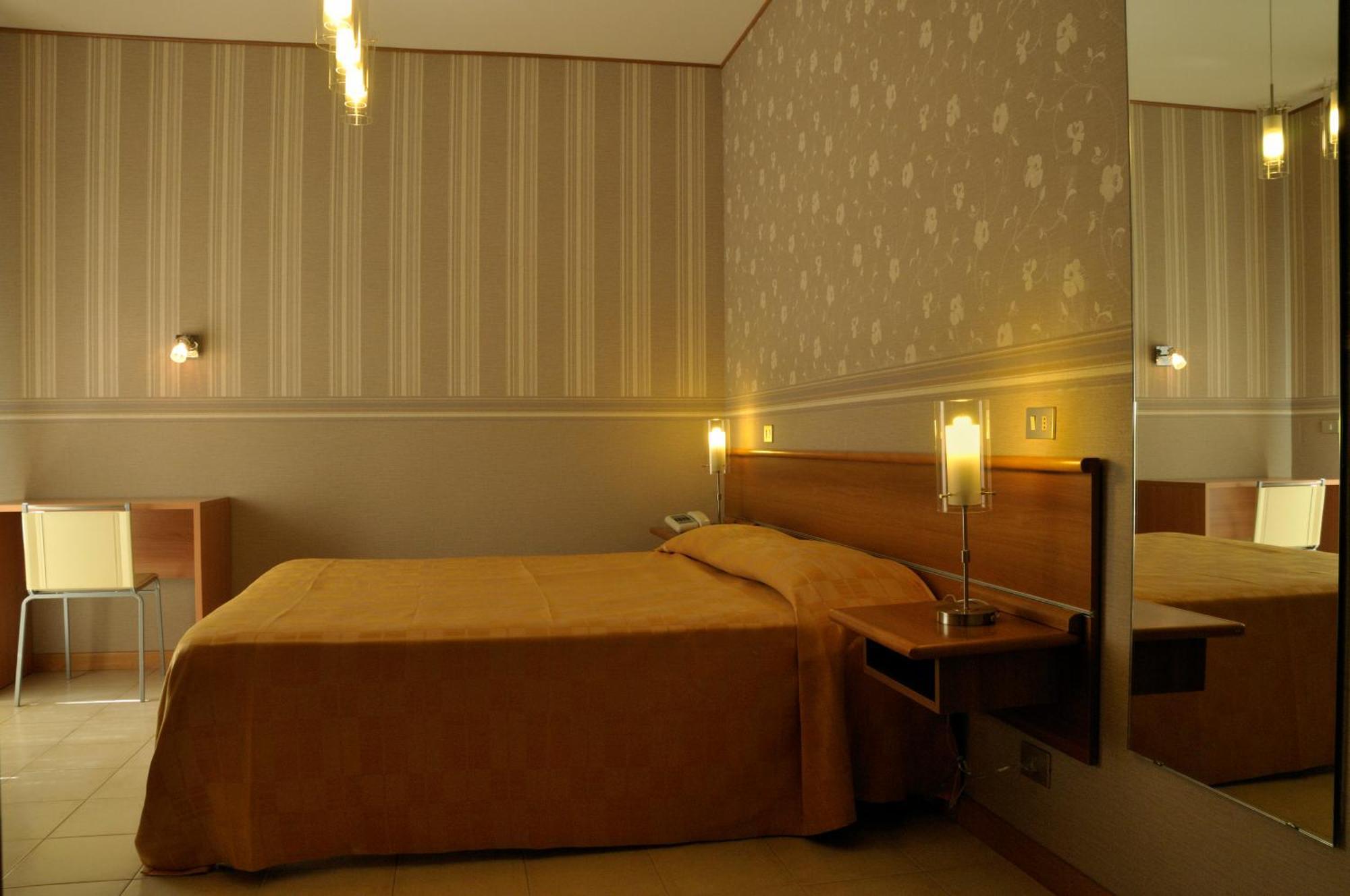 Hotel Residence Ulivi E Palme Cagliari Extérieur photo