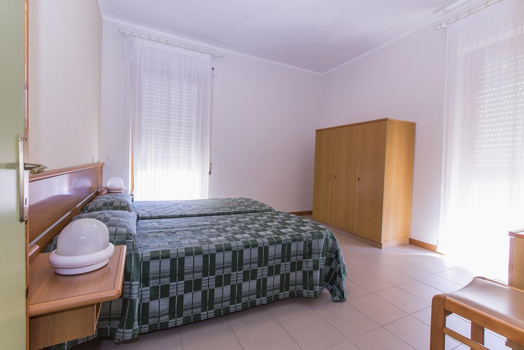 Hotel Residence Ulivi E Palme Cagliari Extérieur photo