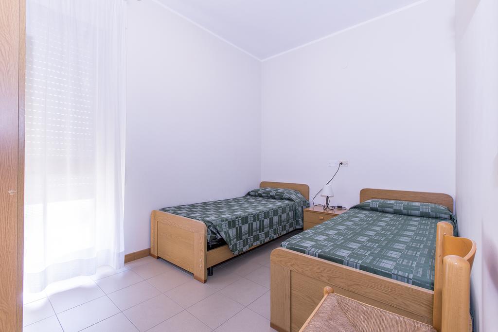 Hotel Residence Ulivi E Palme Cagliari Extérieur photo