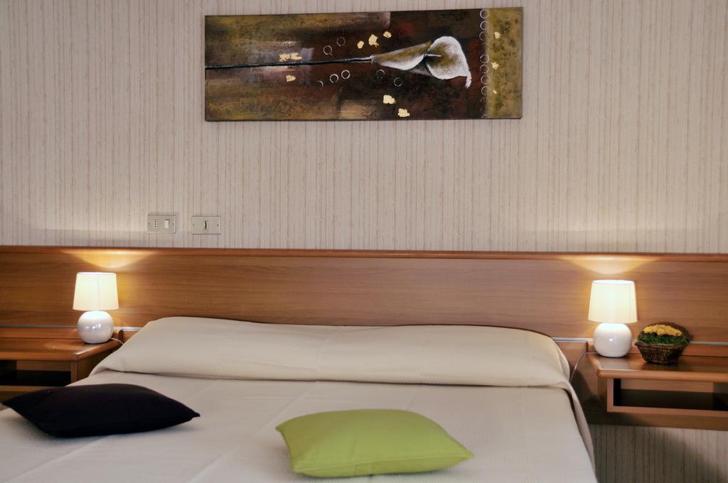 Hotel Residence Ulivi E Palme Cagliari Extérieur photo