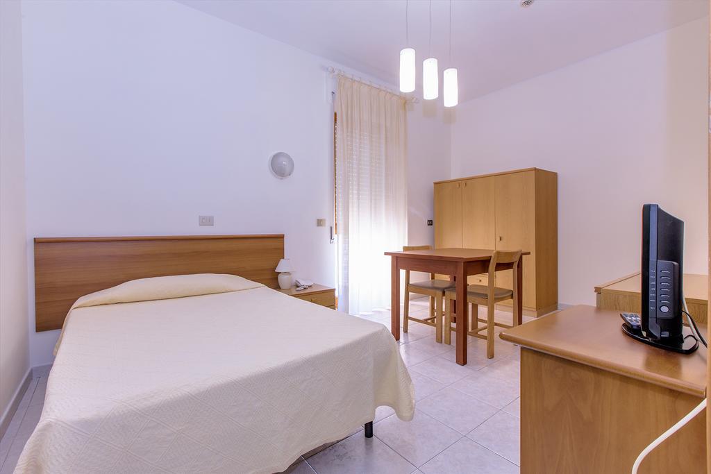 Hotel Residence Ulivi E Palme Cagliari Extérieur photo