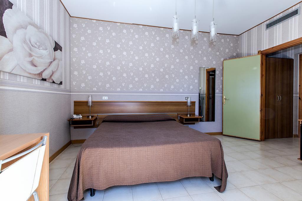 Hotel Residence Ulivi E Palme Cagliari Extérieur photo