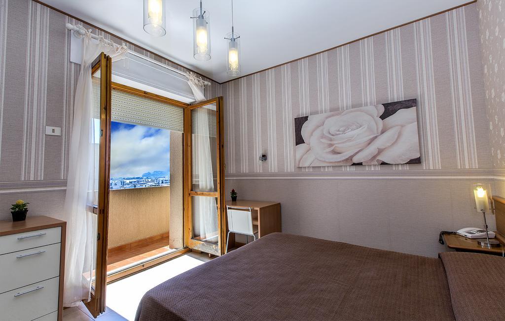 Hotel Residence Ulivi E Palme Cagliari Extérieur photo