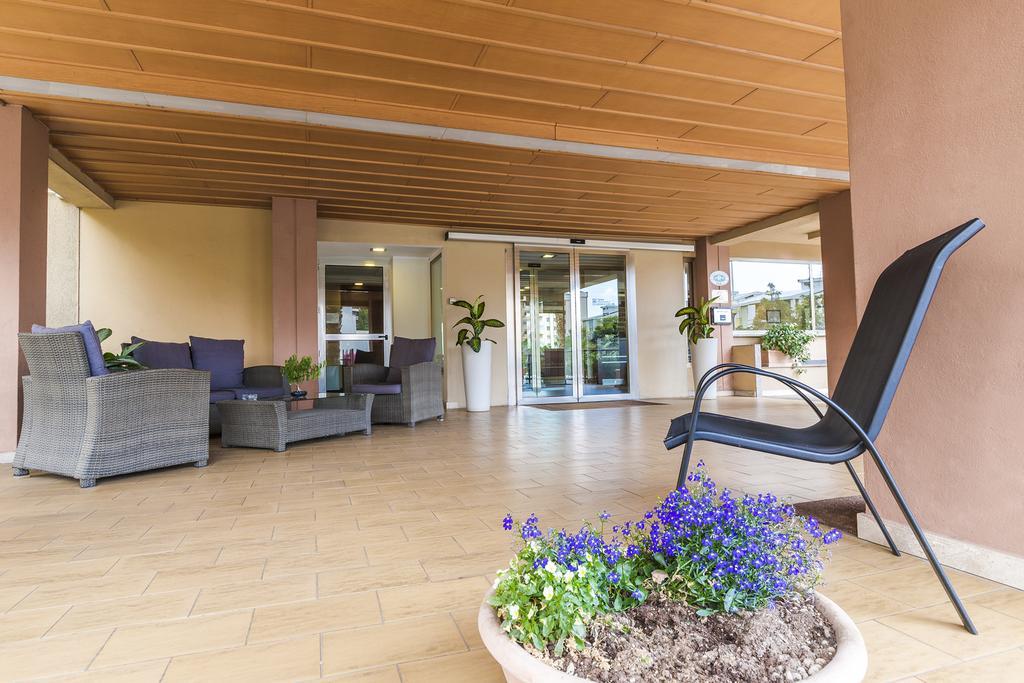 Hotel Residence Ulivi E Palme Cagliari Extérieur photo