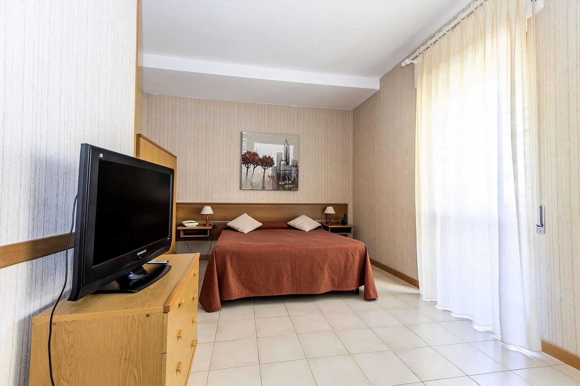 Hotel Residence Ulivi E Palme Cagliari Extérieur photo