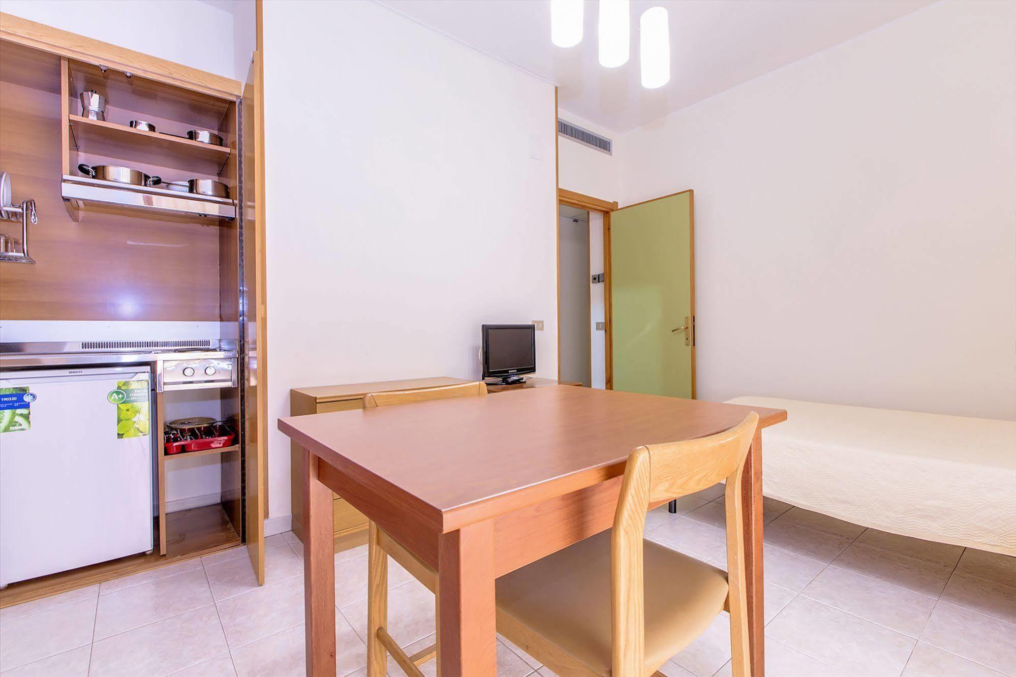 Hotel Residence Ulivi E Palme Cagliari Extérieur photo